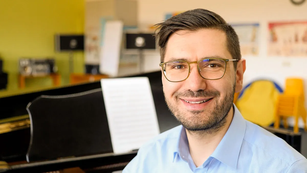 Daniel Käsbauer am Klavier